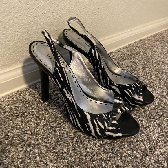 Size 6.5 Gianni bini zebra stripe heels - Picture 2 of 6
